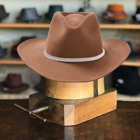 Brown Dune 5X Gun Club Hat with White Leather Hatband