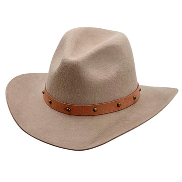 Beige Cowboy – Minimal Metal Clasp