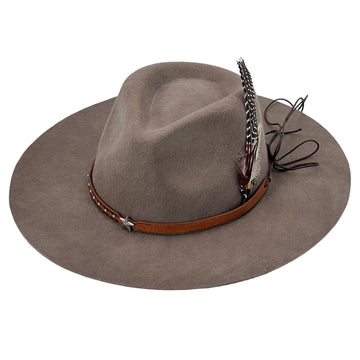 Earthy Gray Flat-Brim – Metal Clasp & Feather
