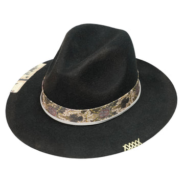 Urban Felt Hat – Sleek Silhouette, Graphic Band