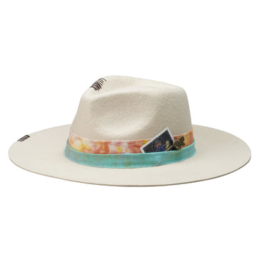 Elegant Teardrop Crown Hat – Minimalist Base, Playful Card Motif