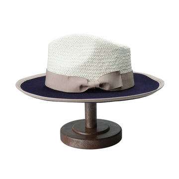 Modern Straw Hat – Crisp White Top, Dark Edge